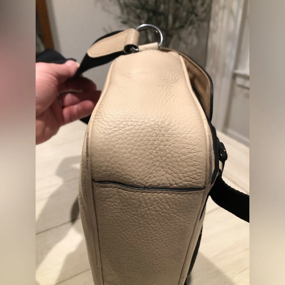 Coach X Jean Michel Basquiat Track Crossbody Pebble Leather C5425 Cream Black - Picture 4 of 16